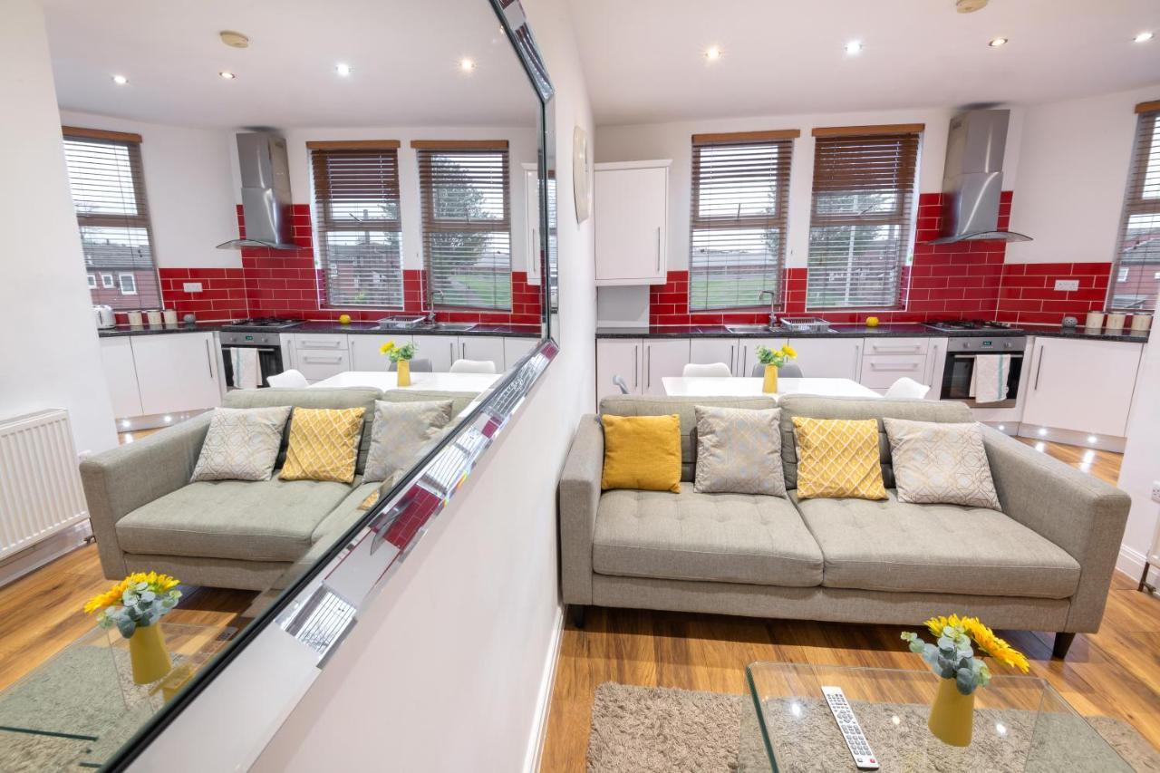 Modern Apartment Close To City Centre With Parking 리즈 외부 사진