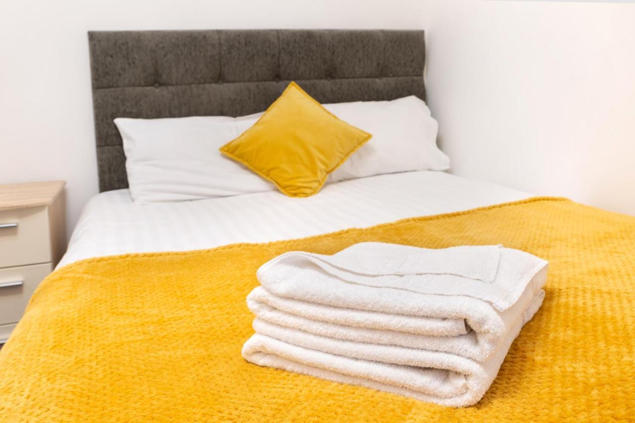 Modern Apartment Close To City Centre With Parking 리즈 외부 사진